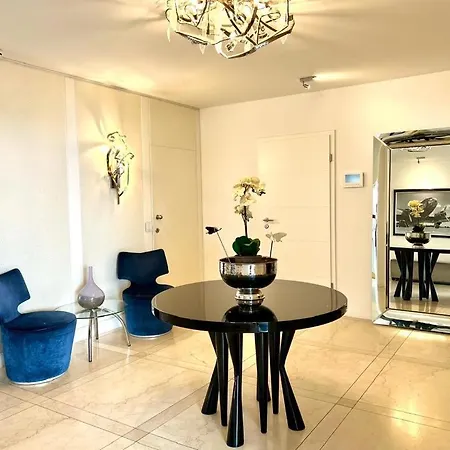 Вилла Villa Duesseldorf *